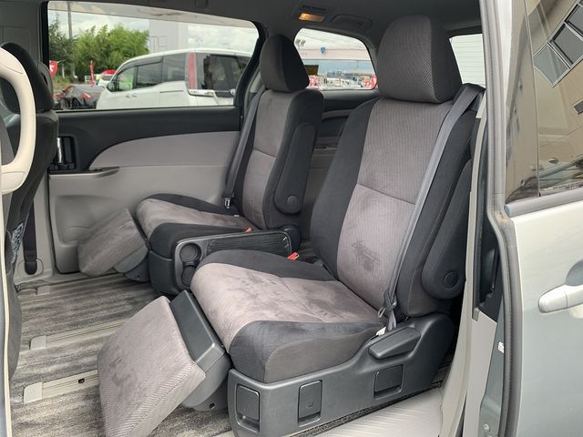 Toyota ESTIMA 2006-02 8518-13