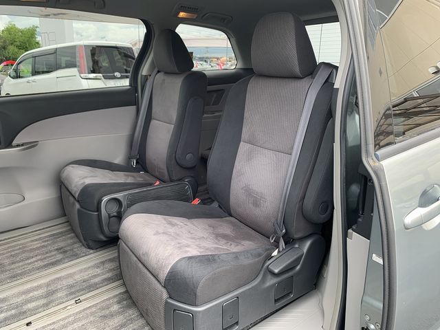 Toyota ESTIMA 2006-02 8518-12