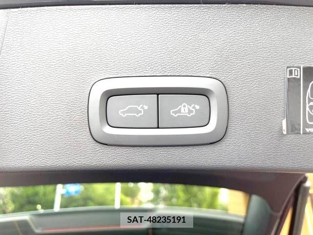 Volvo XC40 2021-12 394920-19