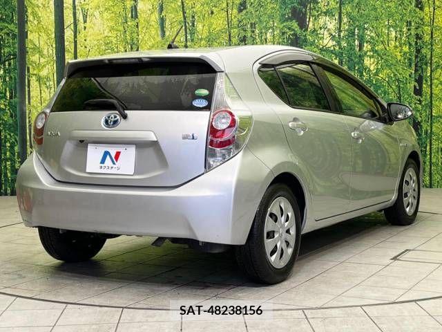 Toyota AQUA 2012-07 254046-17