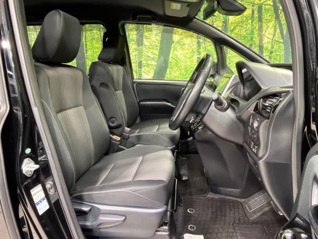 Toyota VOXY 2017-09 17864-8