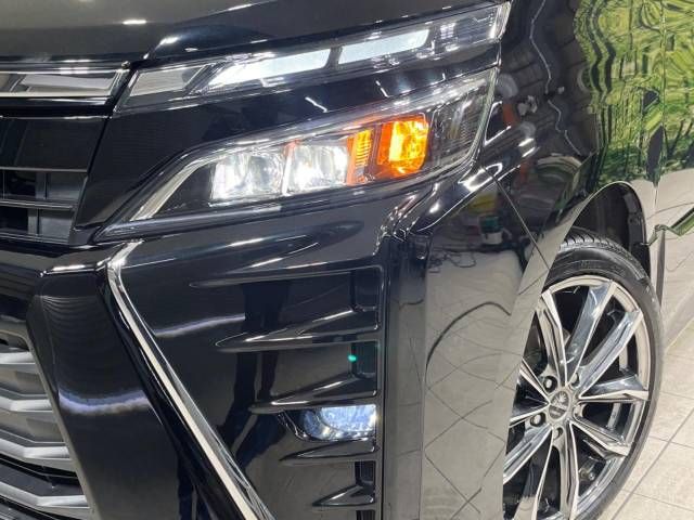 Toyota VOXY 2017-09 17864-13