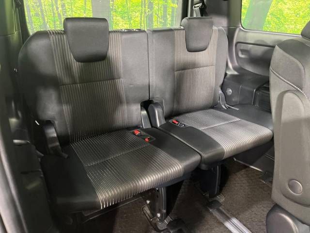 Toyota VOXY 2017-09 17864-10