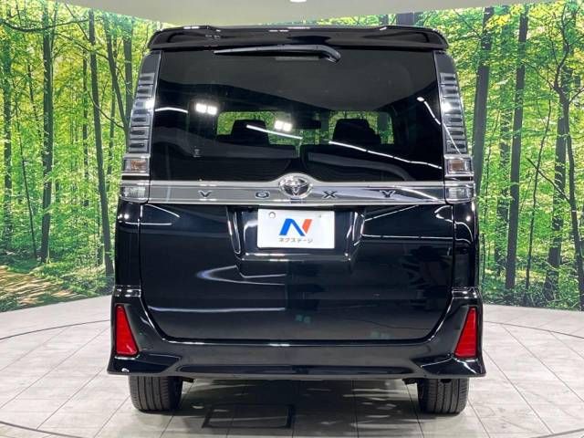 Toyota VOXY 2017-09 17864-16