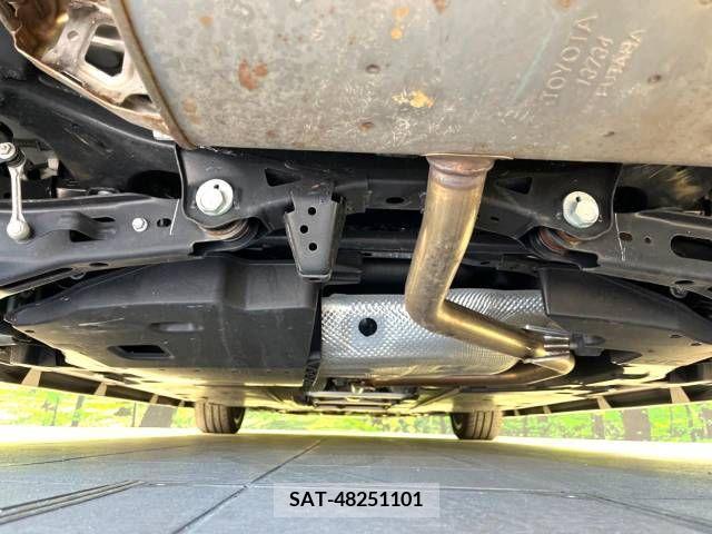 Toyota PRIUS 2019-04 219677-19
