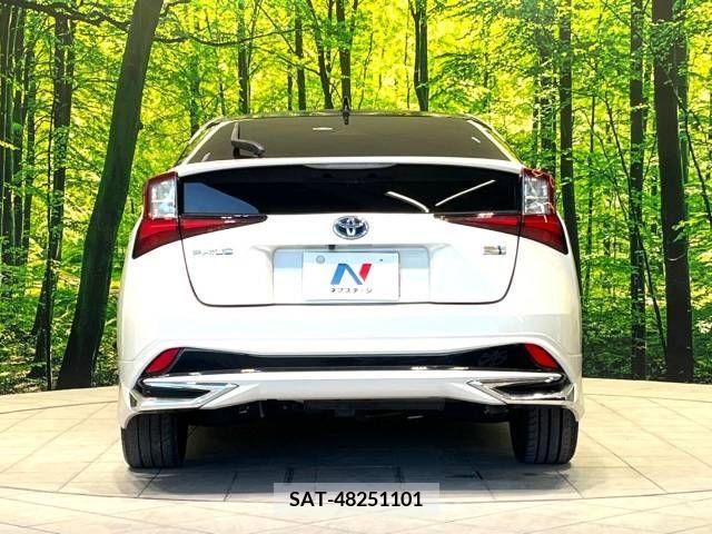 Toyota PRIUS 2019-04 219677-15