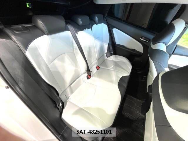Toyota PRIUS 2019-04 219677-9