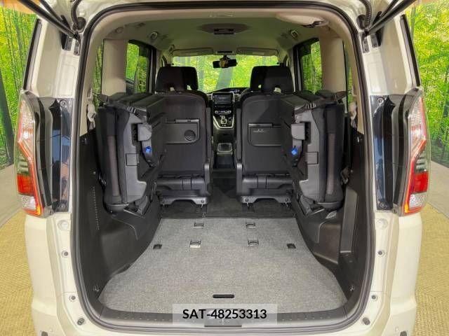 Nissan SERENA 2019-01 240761-11