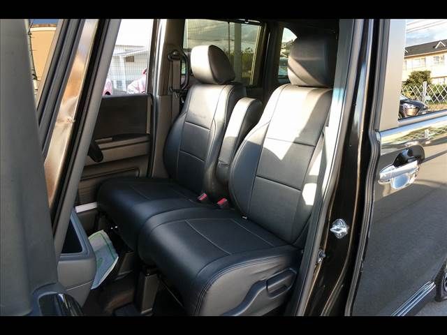 Honda N BOX CUSTOM 2018-03 185744-9