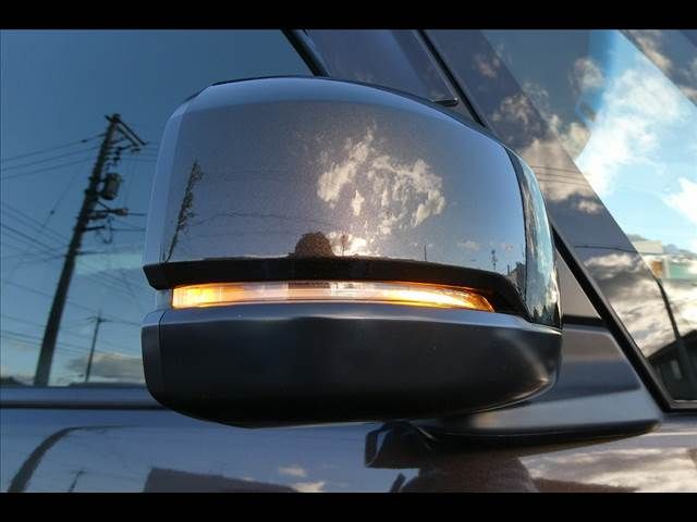 Honda N BOX CUSTOM 2018-03 185744-18