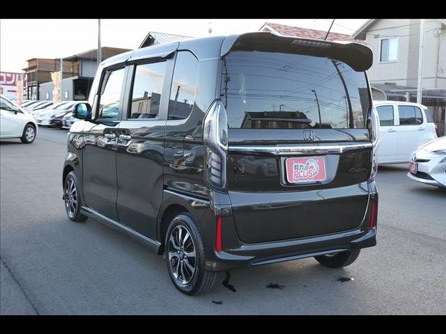 Honda N BOX CUSTOM 2018-03 185744-17