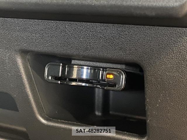 Daihatsu WAKE 2015-01 395221-12