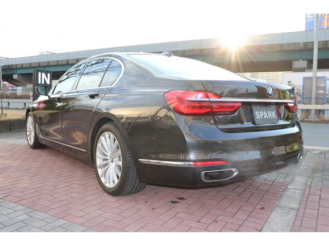 Bmw 7 SERIES 2016-06 2882-4