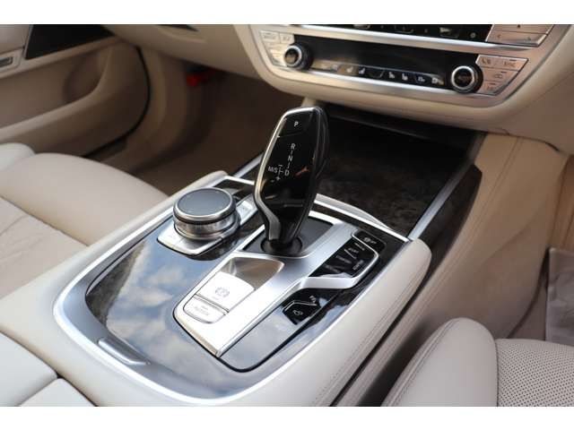 Bmw 7 SERIES 2016-06 2882-12