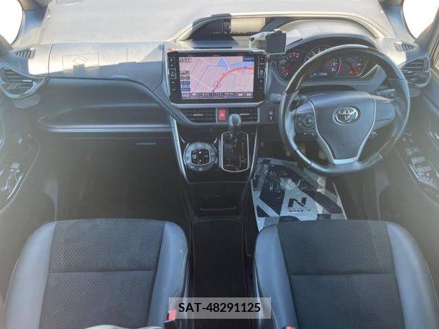 Toyota VOXY 2021-12 321642-1