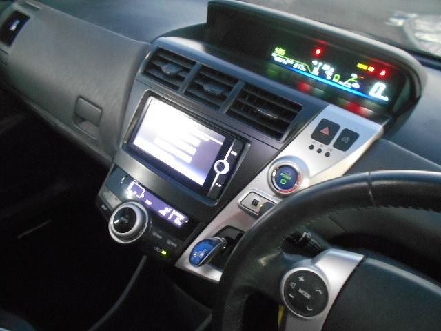 Toyota PRIUS ALPHA 2012-12 188466-12