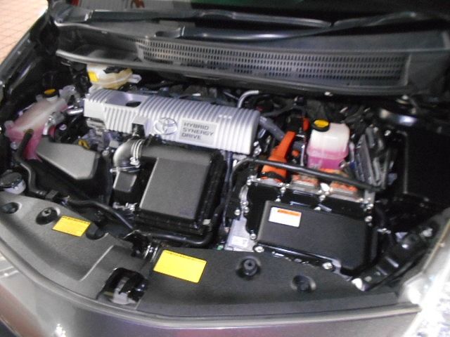 Toyota PRIUS ALPHA 2012-12 188466-27