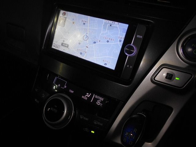 Toyota PRIUS ALPHA 2012-12 188466-4