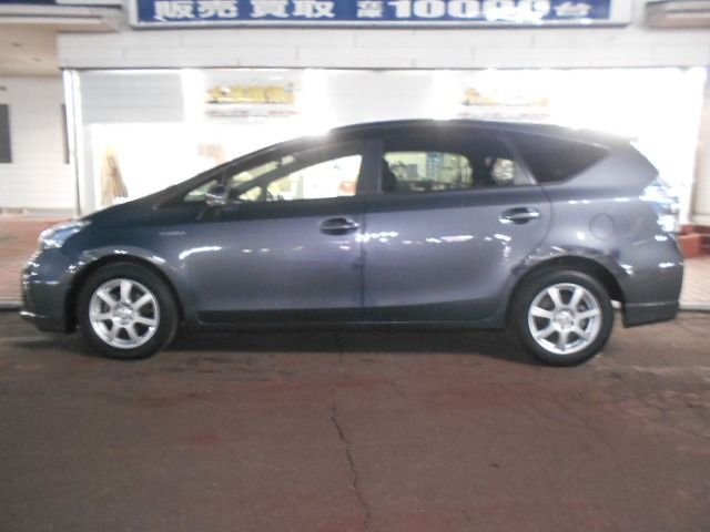 Toyota PRIUS ALPHA 2012-12 188466-24