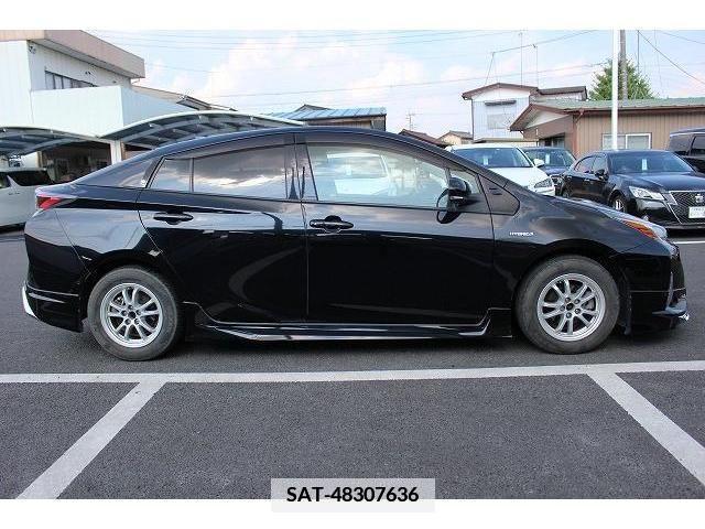 Toyota PRIUS 2018-03 366662-7