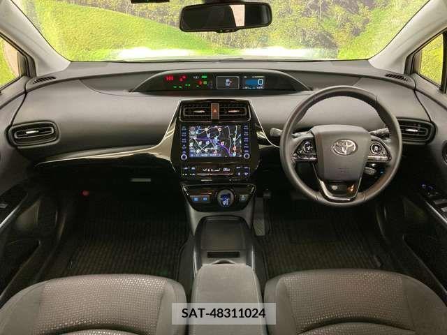Toyota PRIUS 2021-10 374012-1
