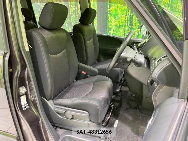 Nissan SERENA 2011-09 367701-8