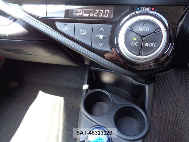 Toyota AQUA 2017-03 292449-10