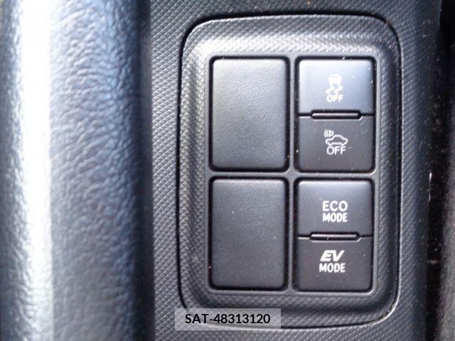 Toyota AQUA 2017-03 292449-12