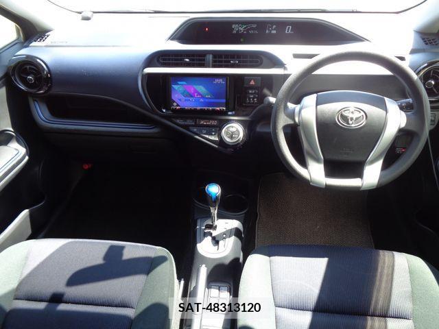 Toyota AQUA 2017-03 292449-1