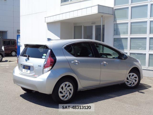 Toyota AQUA 2017-03 292449-2