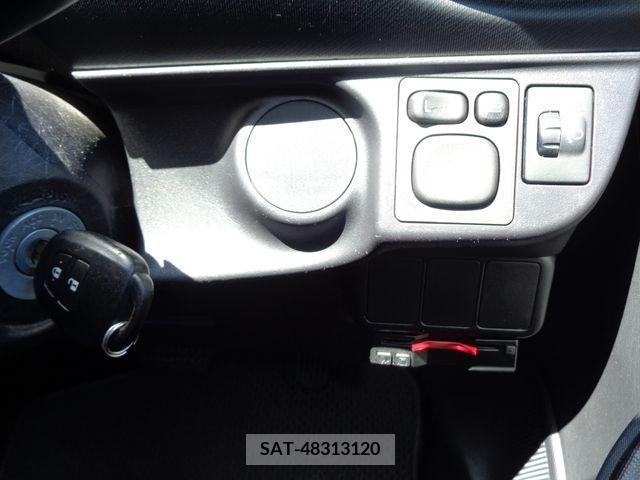 Toyota AQUA 2017-03 292449-4