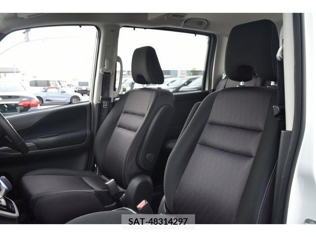Nissan SERENA 2018-08 324976-17
