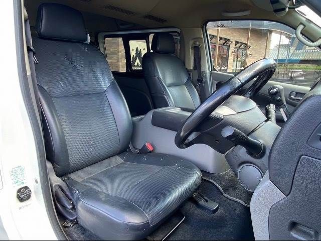 Nissan NV350 Caravan 2018-11 22681-2