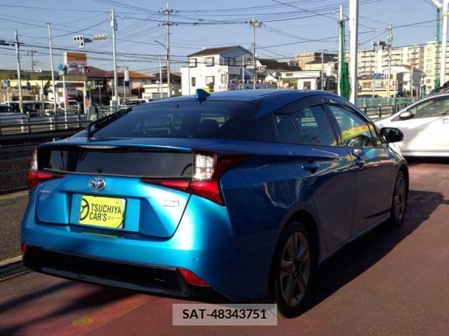Toyota PRIUS 2020-02 252219-1