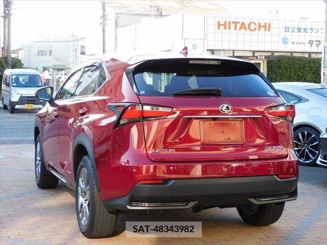 Lexus NX 2017-01 388369-4