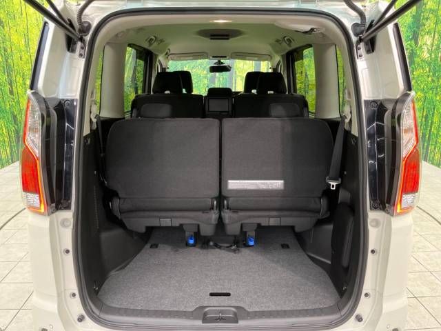 Nissan SERENA 2018-03 189913-11