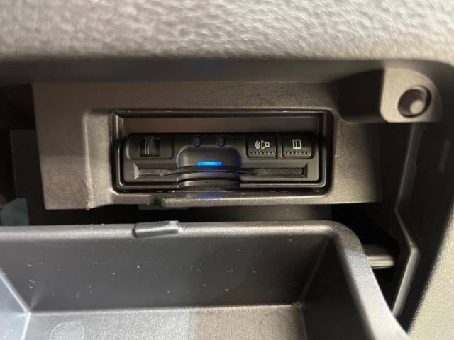Nissan SERENA 2018-03 189913-7