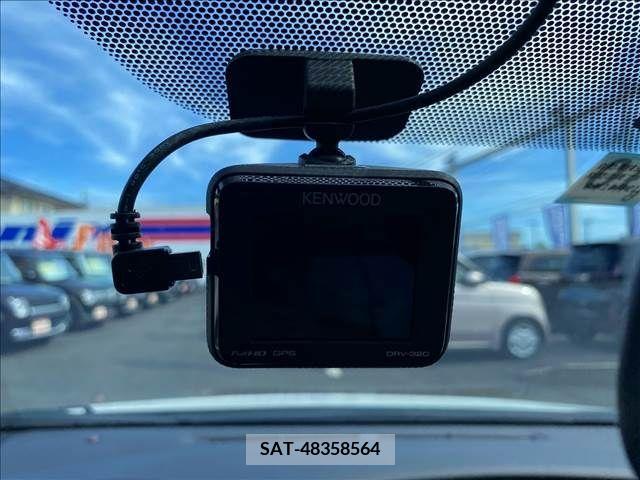 Toyota PRIUS 2015-10 328173-24
