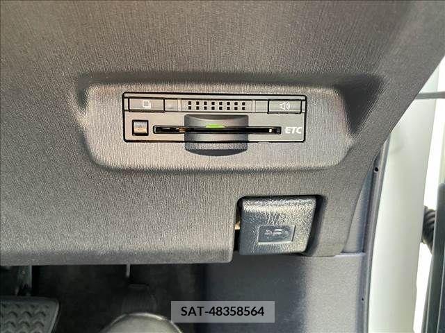 Toyota PRIUS 2015-10 328173-22