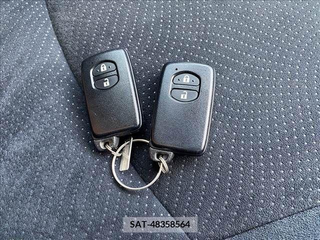 Toyota PRIUS 2015-10 328173-20