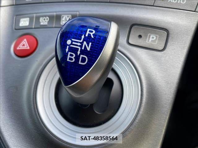 Toyota PRIUS 2015-10 328173-18