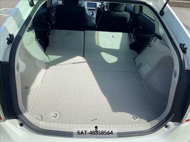 Toyota PRIUS 2015-10 328173-6