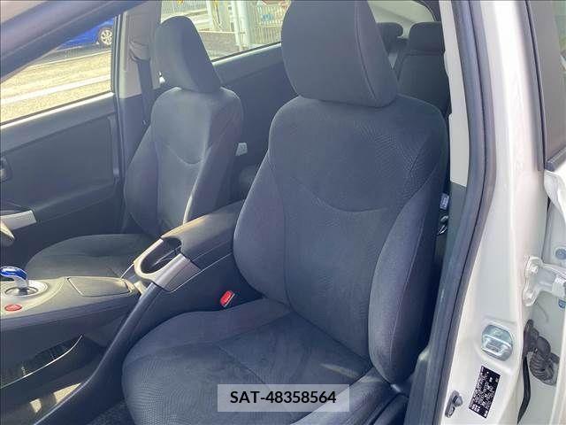 Toyota PRIUS 2015-10 328173-3