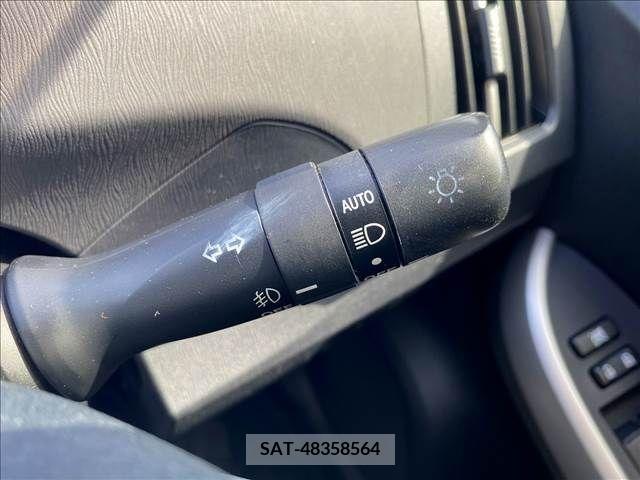 Toyota PRIUS 2015-10 328173-16