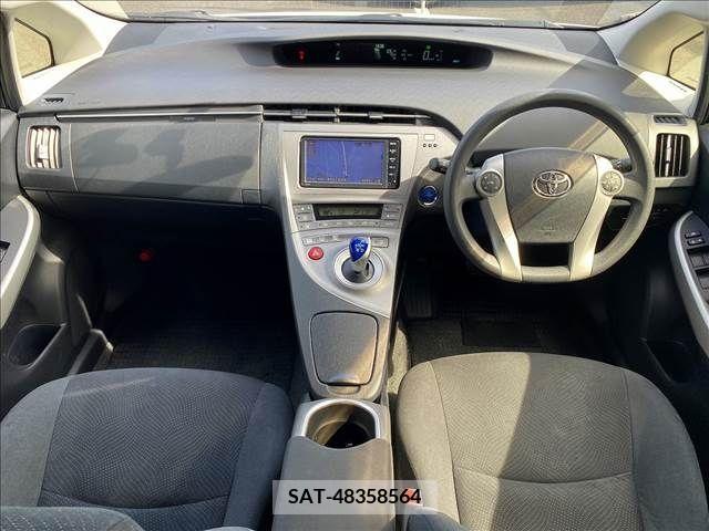 Toyota PRIUS 2015-10 328173-1