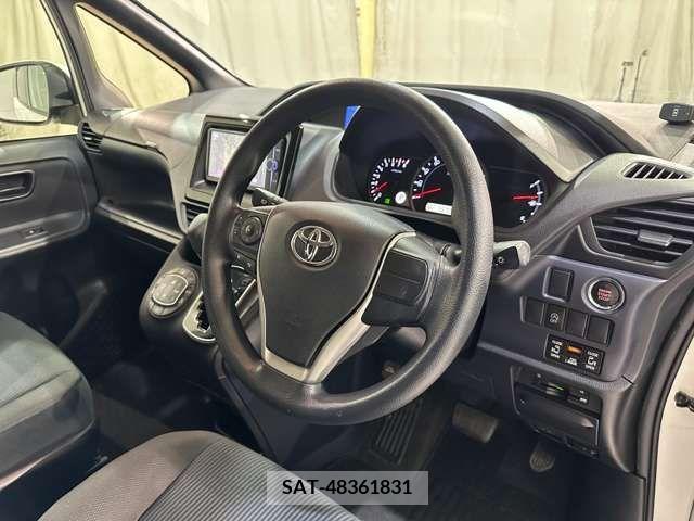 Toyota VOXY 2014-02 288898-12