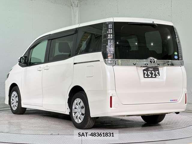 Toyota VOXY 2014-02 288898-10