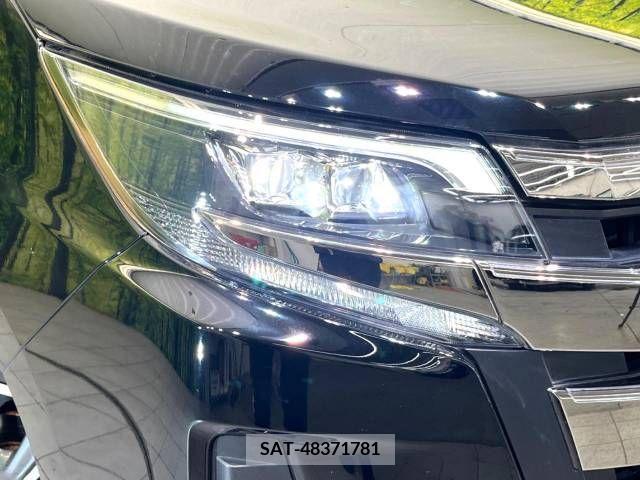 Toyota NOAH 2018-11 205409-13