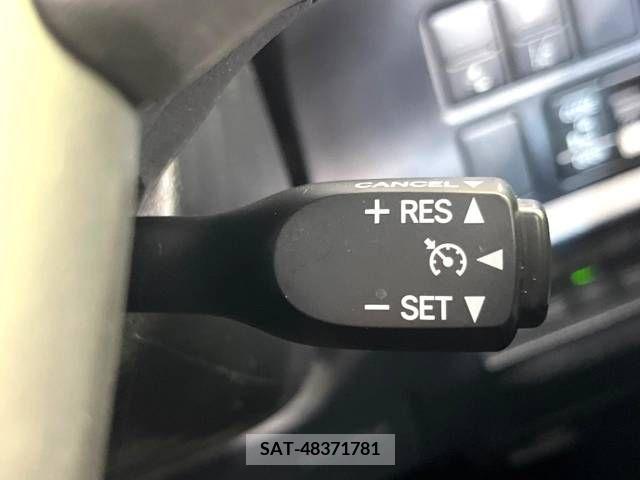 Toyota NOAH 2018-11 205409-6