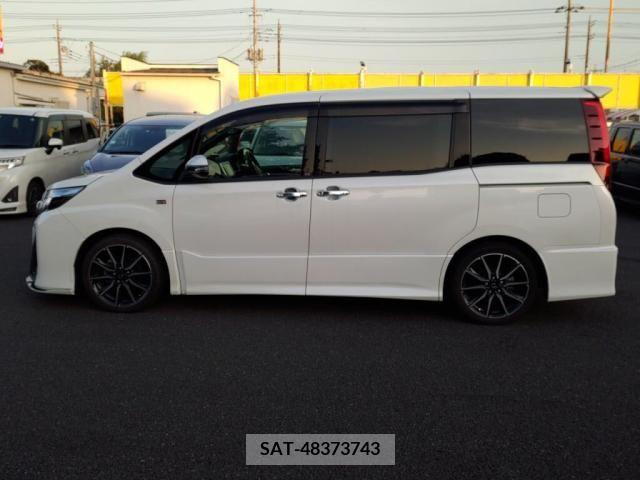 Toyota NOAH 2016-12 256056-19